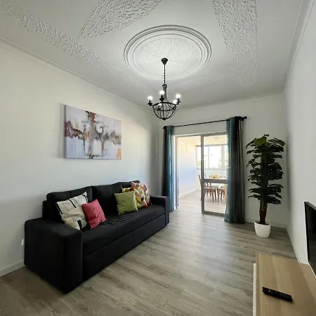 Apartment By Homing *
